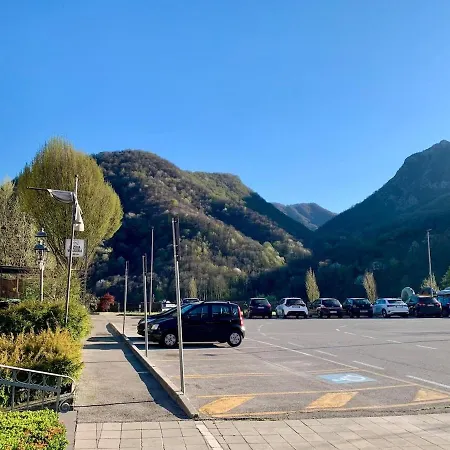 Apartment With Mountain View